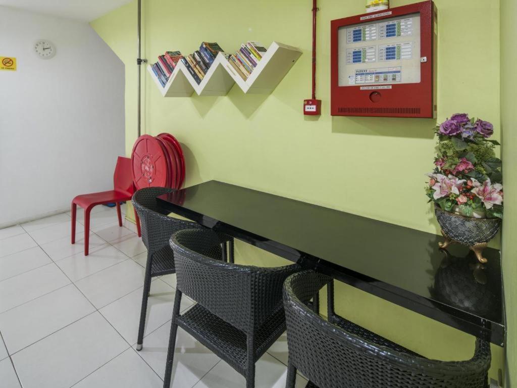 Asrama G4 Station Backpackers *